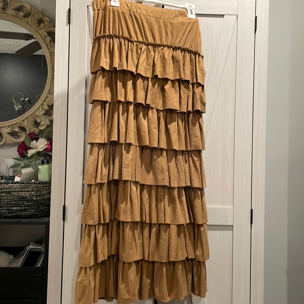 Chelsea & Theodore long ruffle tiered skirt